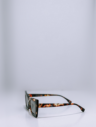 GOUJĒBĒ Cat Eye Frame Sunglasses