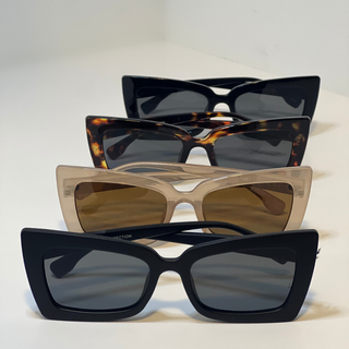 GOUJĒBĒ Cat Eye Frame Sunglasses